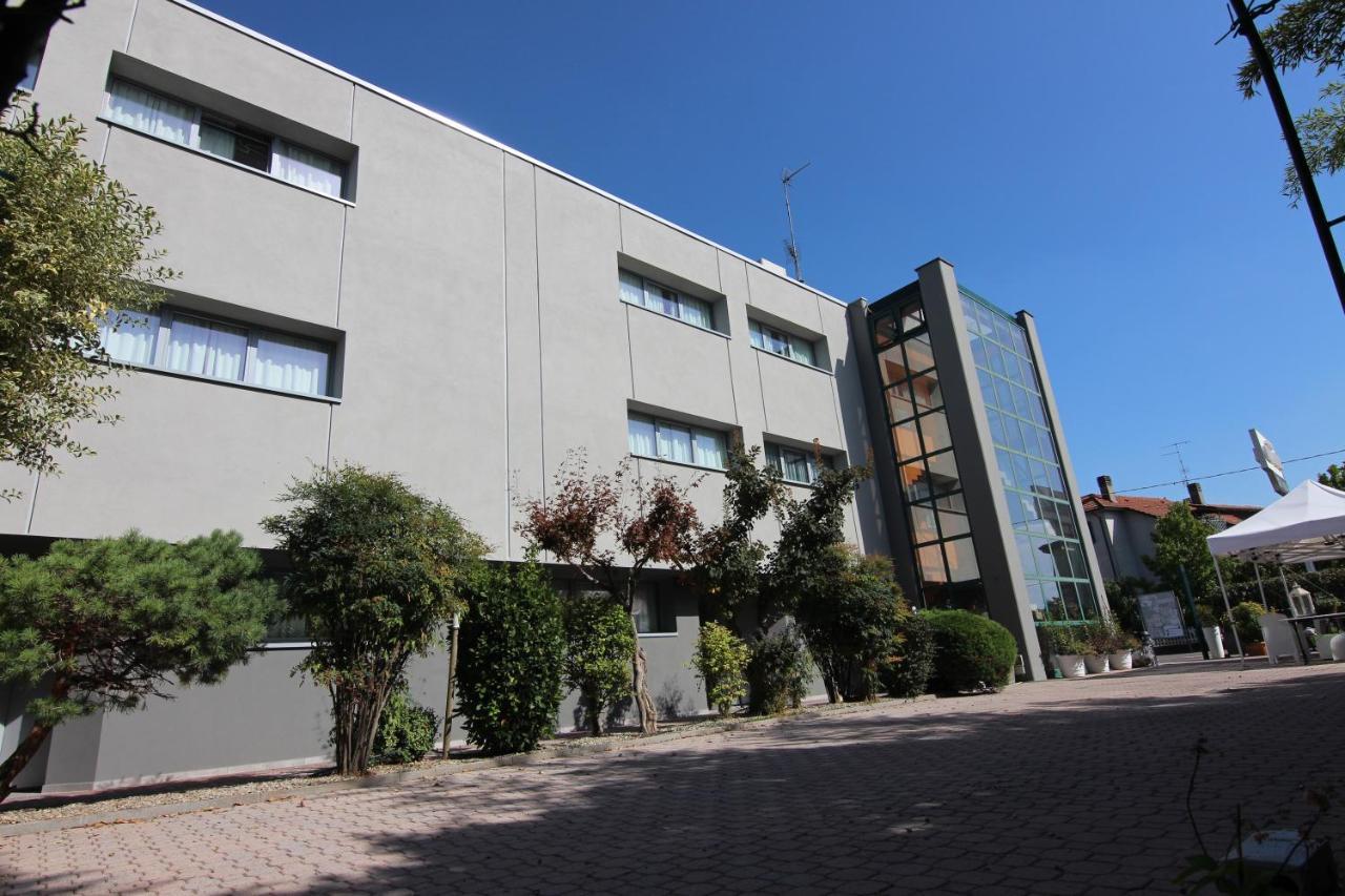 Green Hotel Poviglio  Екстериор снимка