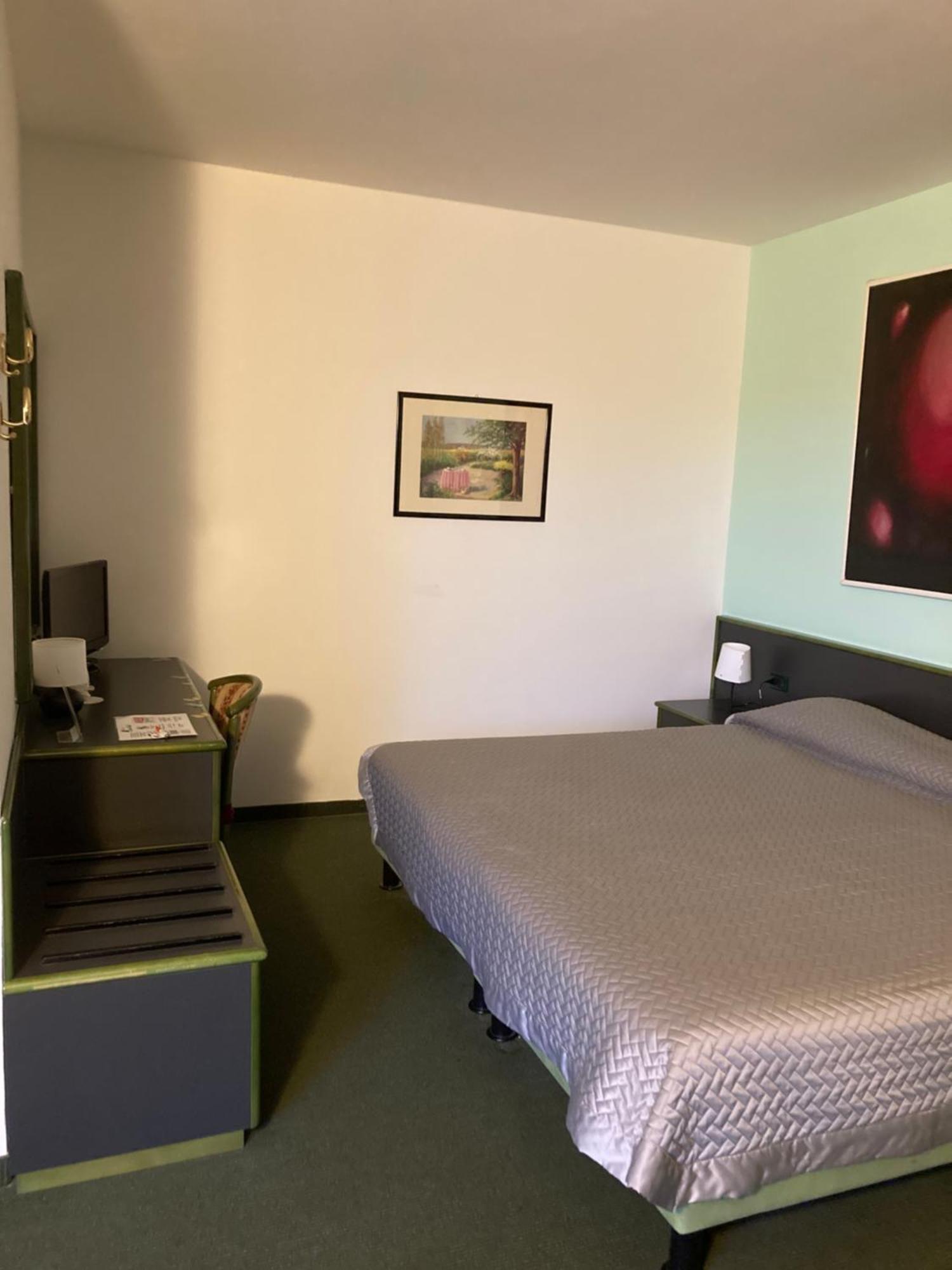 Green Hotel Poviglio  Екстериор снимка